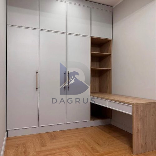Гарнитур в детскую комнату